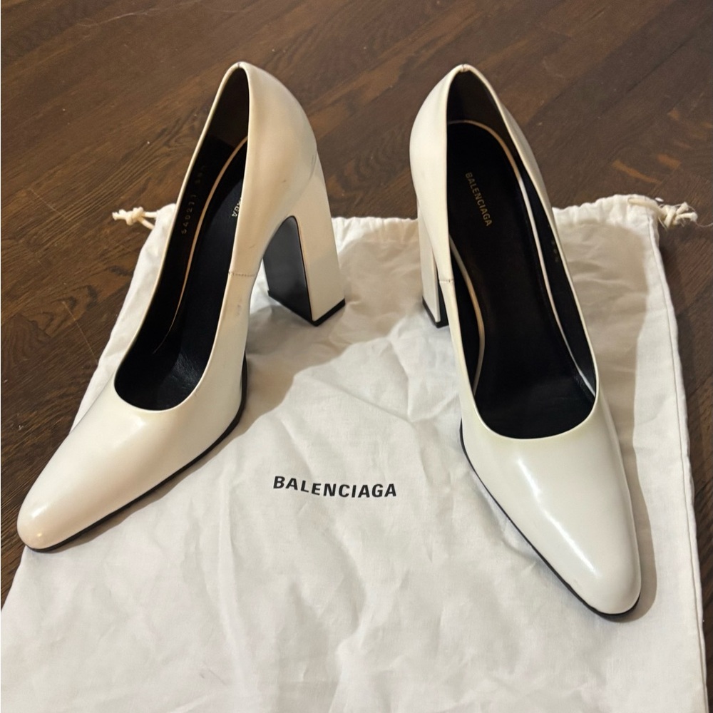 BALENCIAGA White Leather Heels 38.5 - NEW